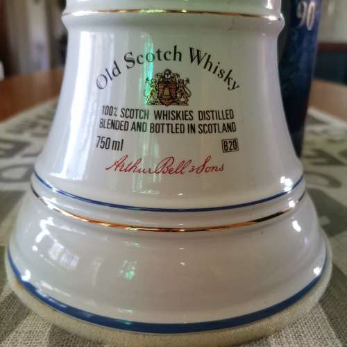 Old Bells Whisky!! Still sealed!! 22ct Gold!! 90th Birthday Decanter!!
