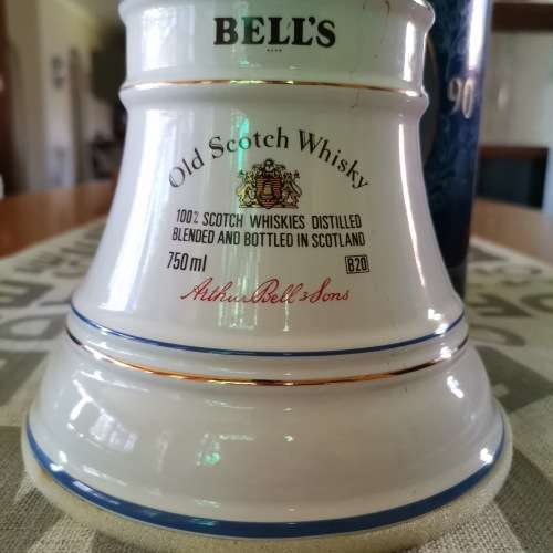 Old Bells Whisky!! Still sealed!! 22ct Gold!! 90th Birthday Decanter!!