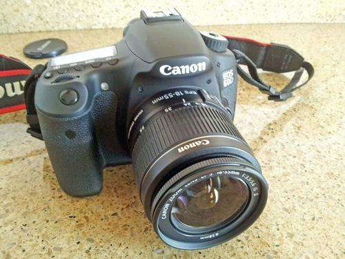 ***AS NEW*** Canon EOS 60D DSLR with EF-S 18-55mm f/3.5-5.6 IS Lens
