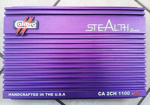 Calibra CA 2CH 1100 Stealth Series with a BOSS 1,2 Farad Power Capacitor