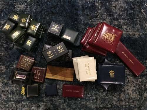 R1 start!!! 63 x VARIOUS COIN BOXES