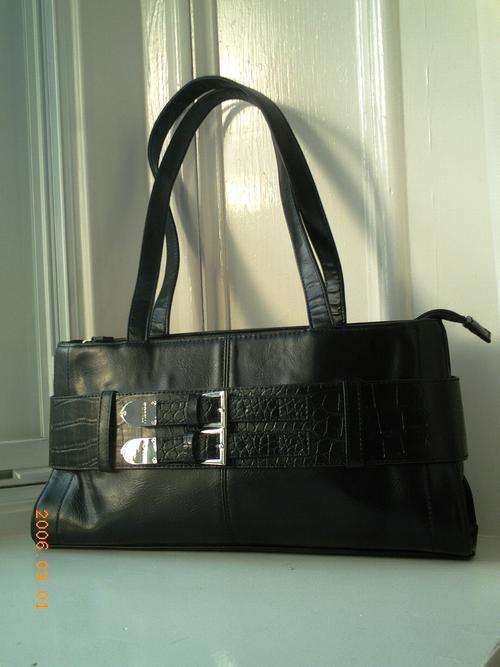 FIORELLI  BELT DETAIL DESIGNER BAG - VERY NICE - *REDUCED TO CLEAR*