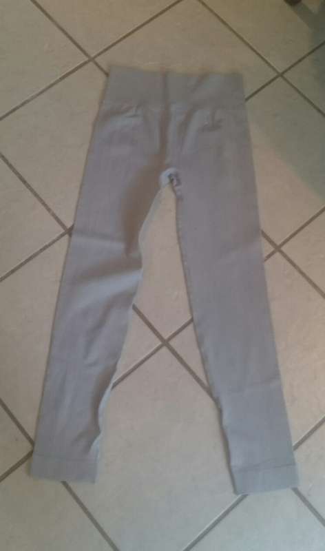 Grey gym leggins