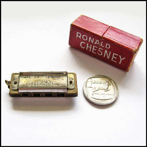 Ronald Chesney Hohner Miniature Harmonica No.39 (made in Germany)