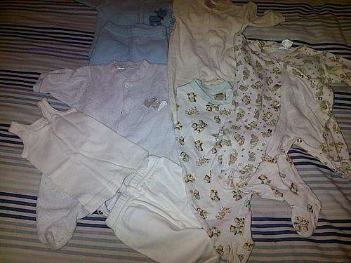Mixed lots of baby Boys clothing      (Newborn/0-3 months) (2)
