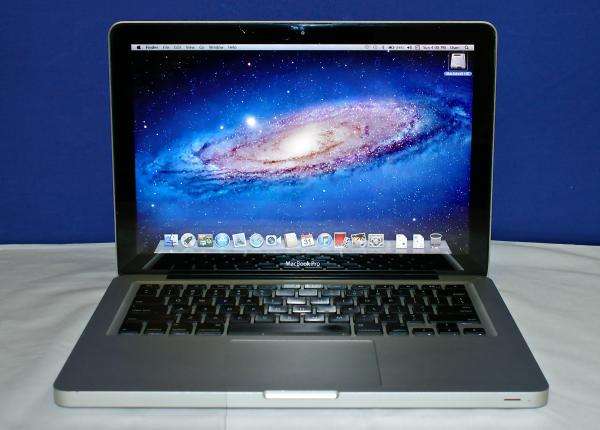Apple MacBook Pro Core i7 2.8GHz 4GB 750GB 13.3" MD314LL/A MINT CONDITION
