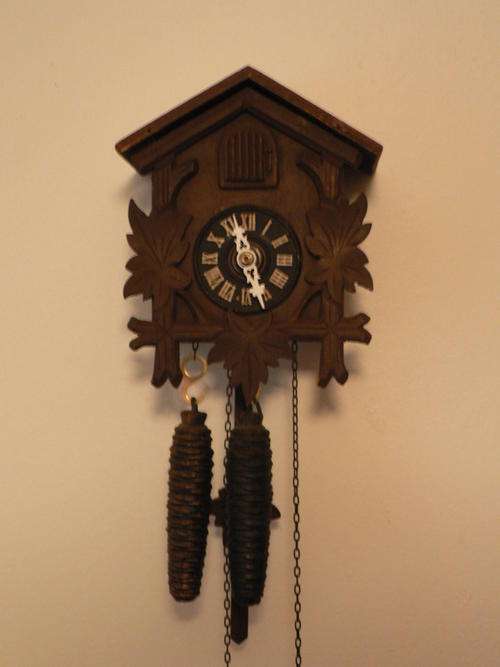 GERMAN CUCKOO CLOCK R1 NO RESERVE!!!!!!!!!!!!!!!!!!!!!