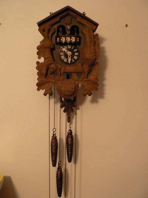 OLD BLACK FOREST MUSICAL HUNTING CUCKOO CLOCK