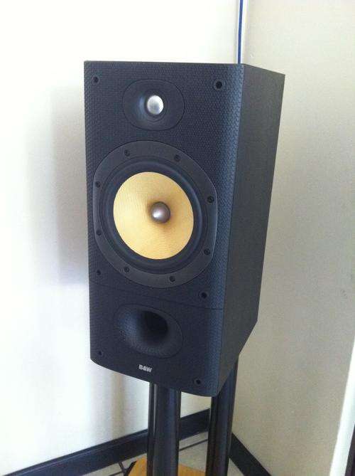 Bowers & Wilkins DM602 S3 Speaker Set (including stands worth R1800)