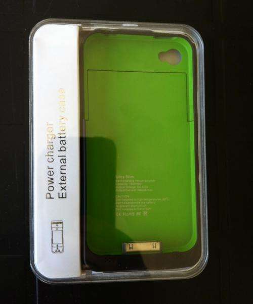 Rechargeable battery case for iPhone 4