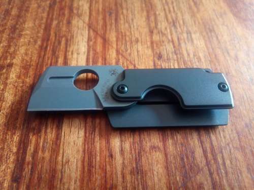 Spyderco Dog Tag