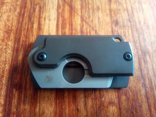 Spyderco Dog Tag