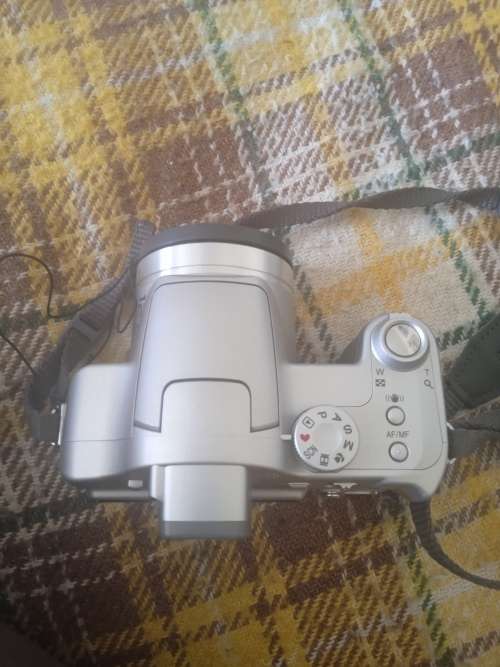Panasonic DMC-FZ7 Lumix digital camera (it works but it's just missing the battery)