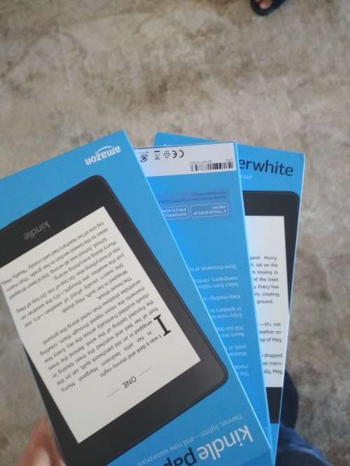 Amazon Kindle Paperwhite 8GB waterproof 10th Gen Plum