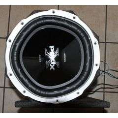 Sony subwoofer and tube box - Ideal for sedan - Includes a starsound amp.