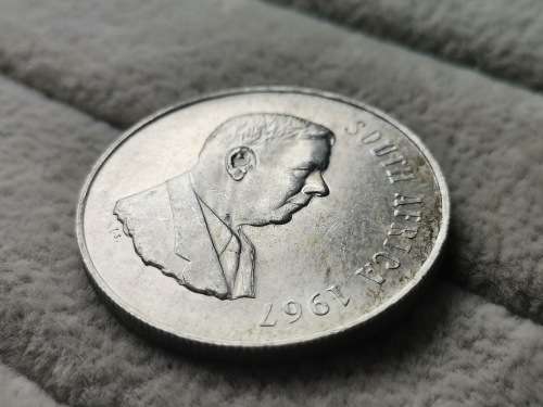 1967 English Silver R1 (Error)
