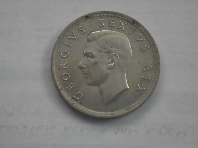 DISCOUNT!!! Union 1952 Five Shilling ERROR - Struck off-center