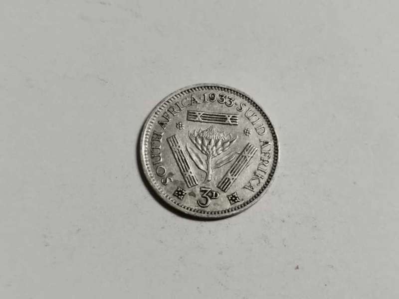 **R1 Auction**  Union 1933 Threepence