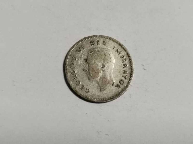 DISCOUNT!!! Union 1941 Threepence - Lamination ERROR