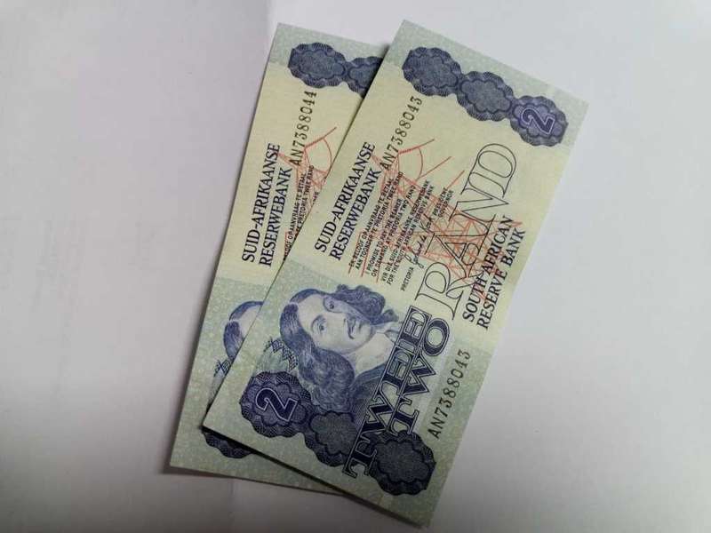 DISCOUNT!!! Two Rand Notes G de Kock 2nd Issue