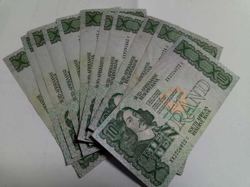 **R1 Auction**  Ten Rand Notes G de Kock