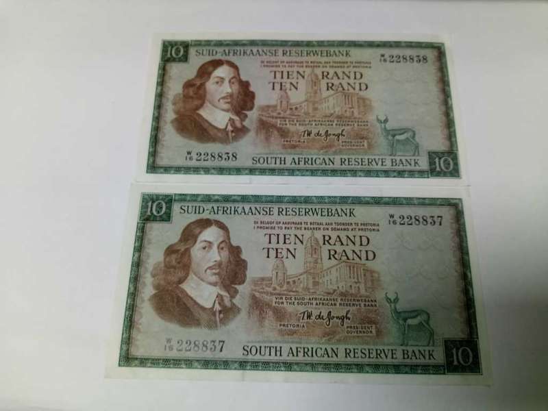Pair of RSA 10 Rand 1976(TW de Jongh 3rd Issue) - W16 Replacement - EF+ condition