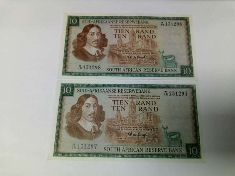 Pair of RSA 10 Rand 1976(TW de Jongh 3rd Issue) - W18 Replacement - EF+ condition