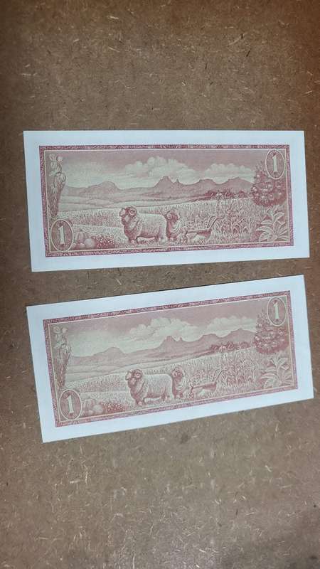 Pair of RSA 1 Rand 1975(TW de Jongh 3rd Issue) - UNC condition