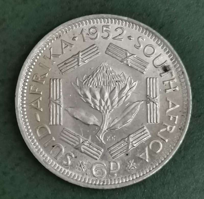 Union Sixpence 1952 - UNC condition