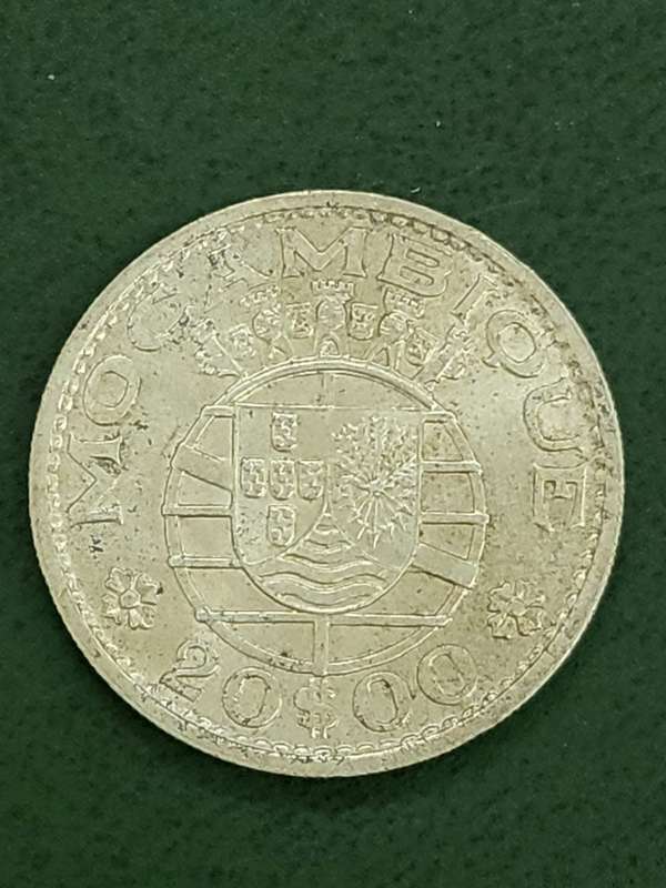 Mozambique 20 Escudos 1966 - aUNC condition