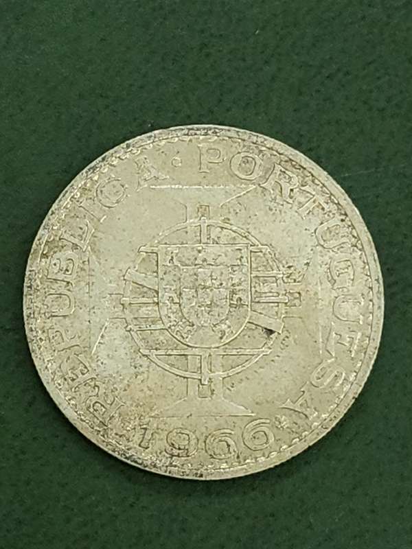 Mozambique 20 Escudos 1966 - aUNC condition