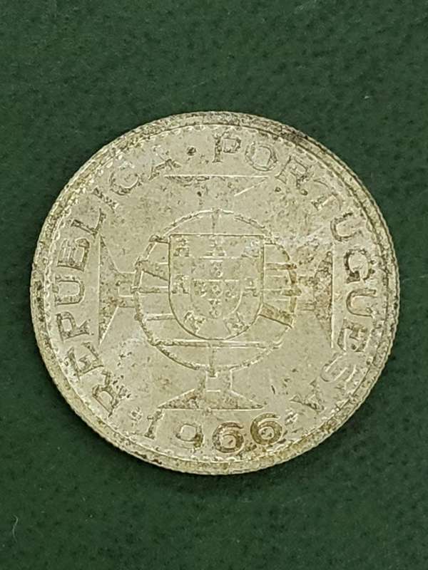 Mozambique 10 Escudos 1966 - aUNC condition