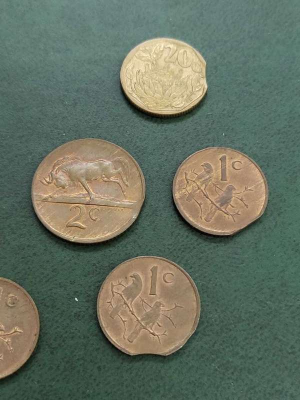 **R1 Auction** 9x SA Error coins - Clipped Planchet