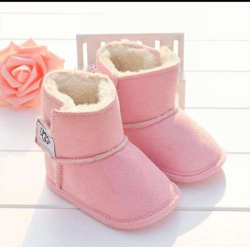 BABY SHOES /BOOTS UGGS!  ** branded infants booties* SIZE 2*
