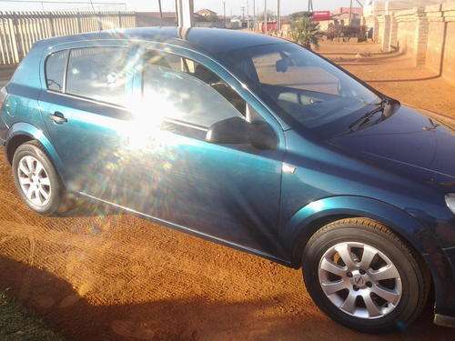 Opel Astra H 1.4 ESSENTIA