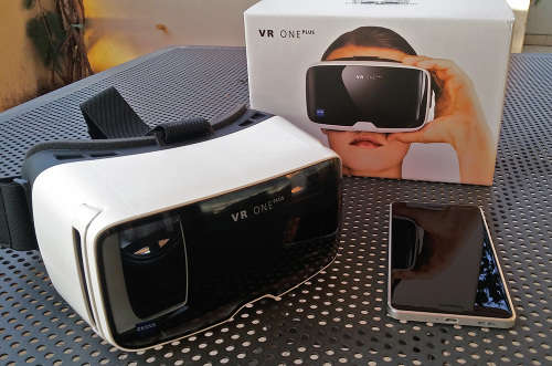 Zeiss VR ONE PLUS Virtual Reality Headset
