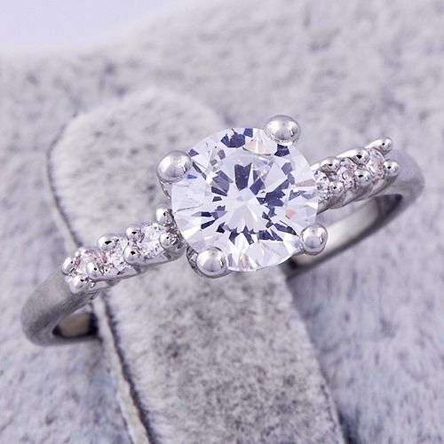 **BREATHTAKING*** Cubic Zirconia White Gold Engagement Ring - Size 7.25