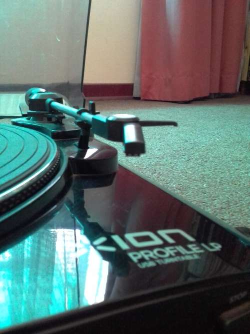 Ion Profile LP Turntable