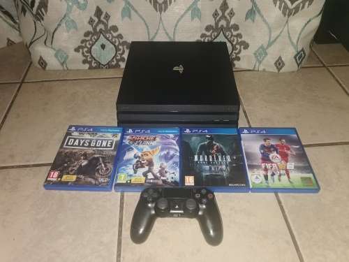 Playstation 4 Pro with games