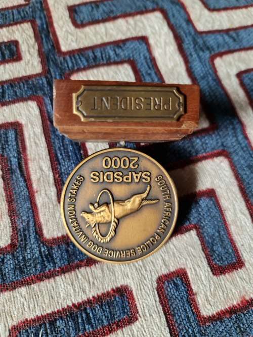 SAPSDIS Coin desk shield