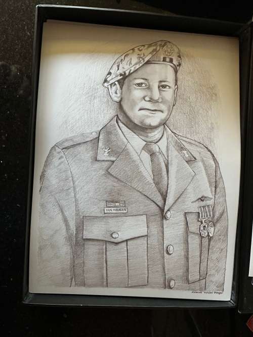 SADF 32 BATTALION RSM COIN AND PENCIL DRAWING BOX SET  LTD
