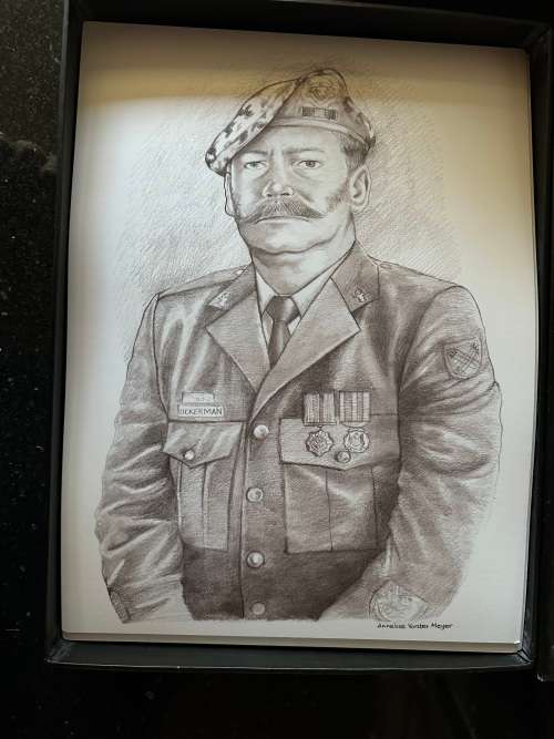 SADF 32 BATTALION RSM COIN AND PENCIL DRAWING BOX SET  LTD
