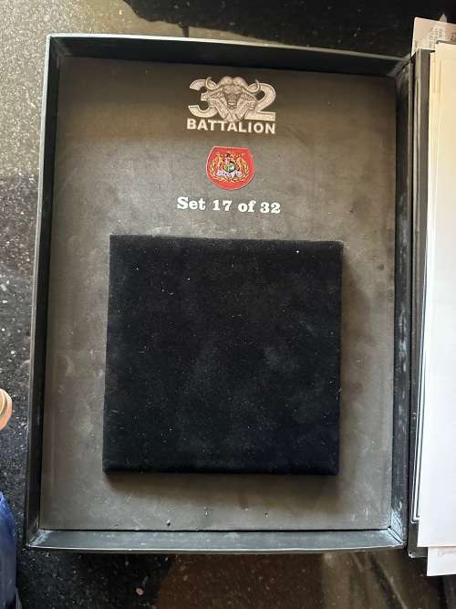 SADF 32 BATTALION RSM COIN AND PENCIL DRAWING BOX SET  LTD
