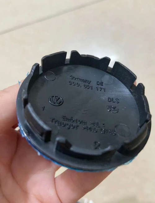 56mm VW Centre Cap (New Style Logo) - (Set of 4) Part No : 6C0 601 171