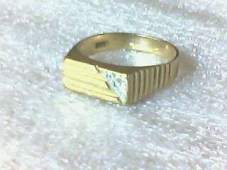 MENS 18CT GOLD RING WITH 3 DIAMONDS SIZE 8