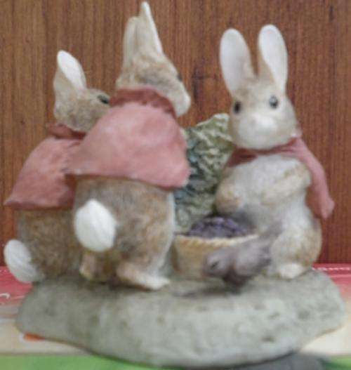 Figurine Flopsy, Mopsy and Cottontail