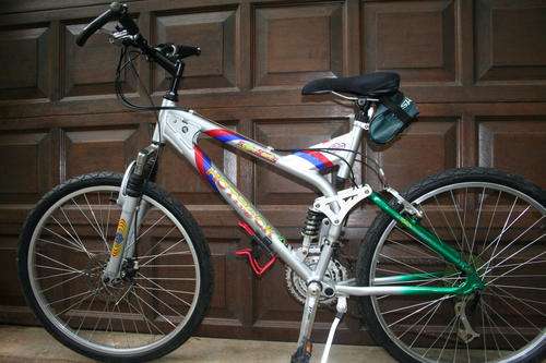 BEAUTIFULL StyleSorts Hot Rock Shimano 21 Speed Bicycle with front disc brake