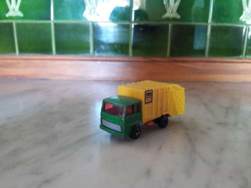 1/100 Matchbox Superfast (No. 36) Refuse Truck (c. 1979)