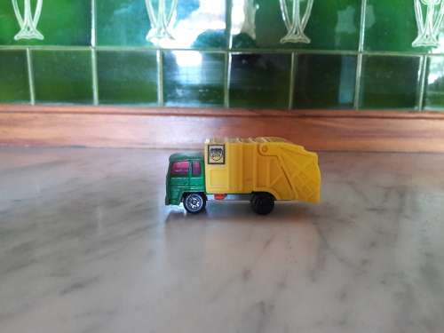 1/100 Matchbox Superfast (No. 36) Refuse Truck (c. 1979)