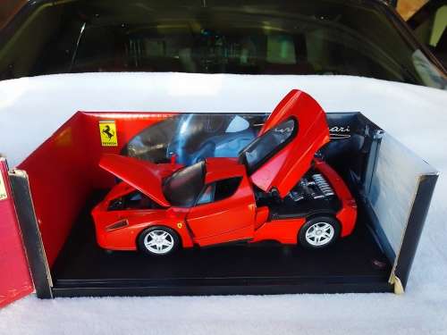 HotWheels 1/18 Ferrari Enzo
